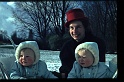 17.Wilhelminapark dec 1964 Mama,Brigitte,Marion